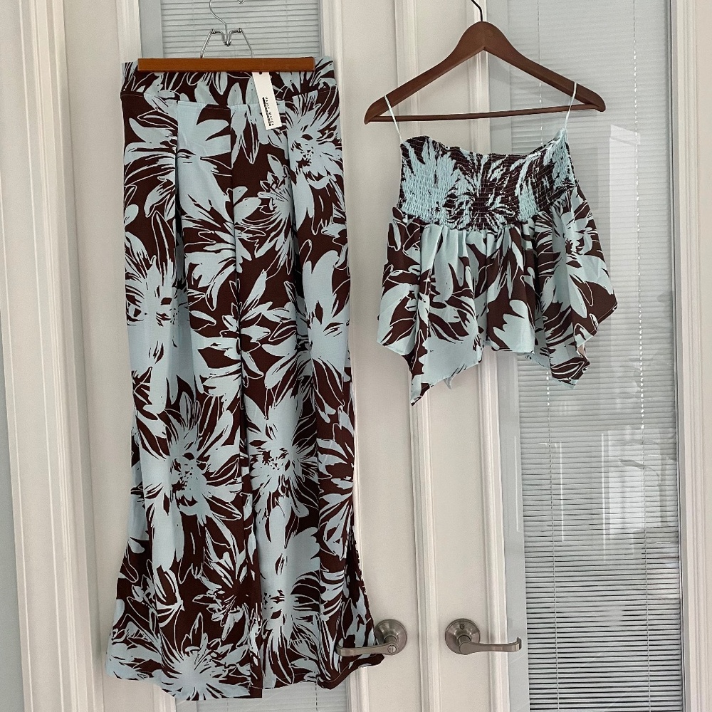 NWT 2 Piece Wide Leg Pants Set Chocolate Brown Floral Sz M